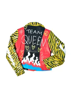CHAQUETA DE CUERO NEGRA CON AMARILLO